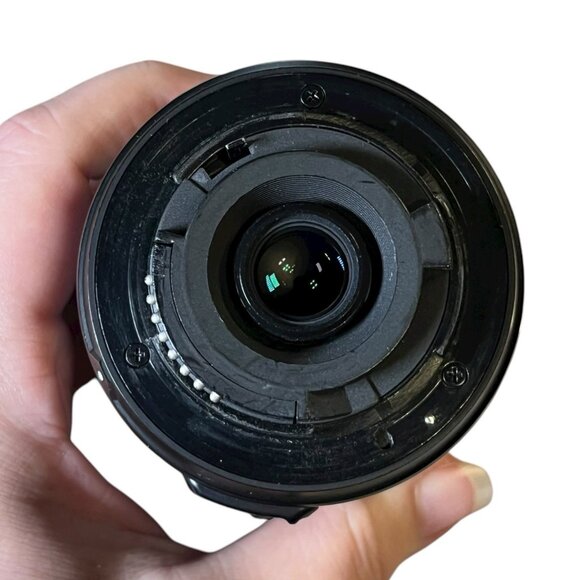 Nikon AF-S DX NIKKOR 55-200mm f/4-5.6G ED VR Lens - Picture 12 of 12